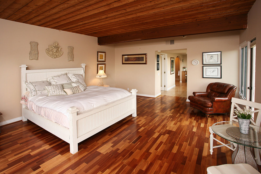 Mid-century hillside, photo 7 of 15