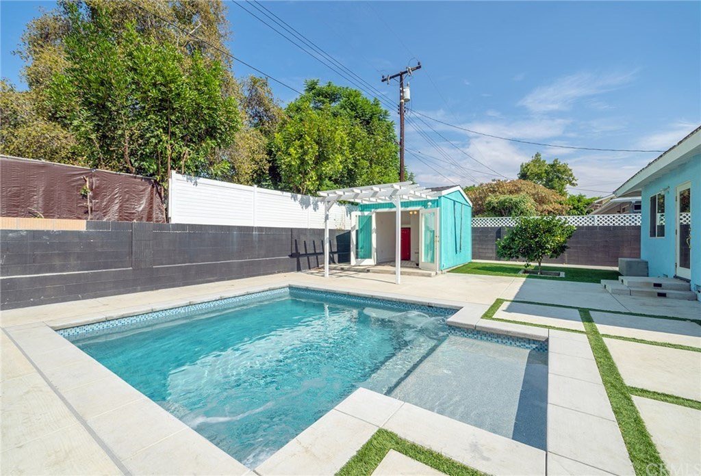Poolside cottage and casita, photo 6 of 7
