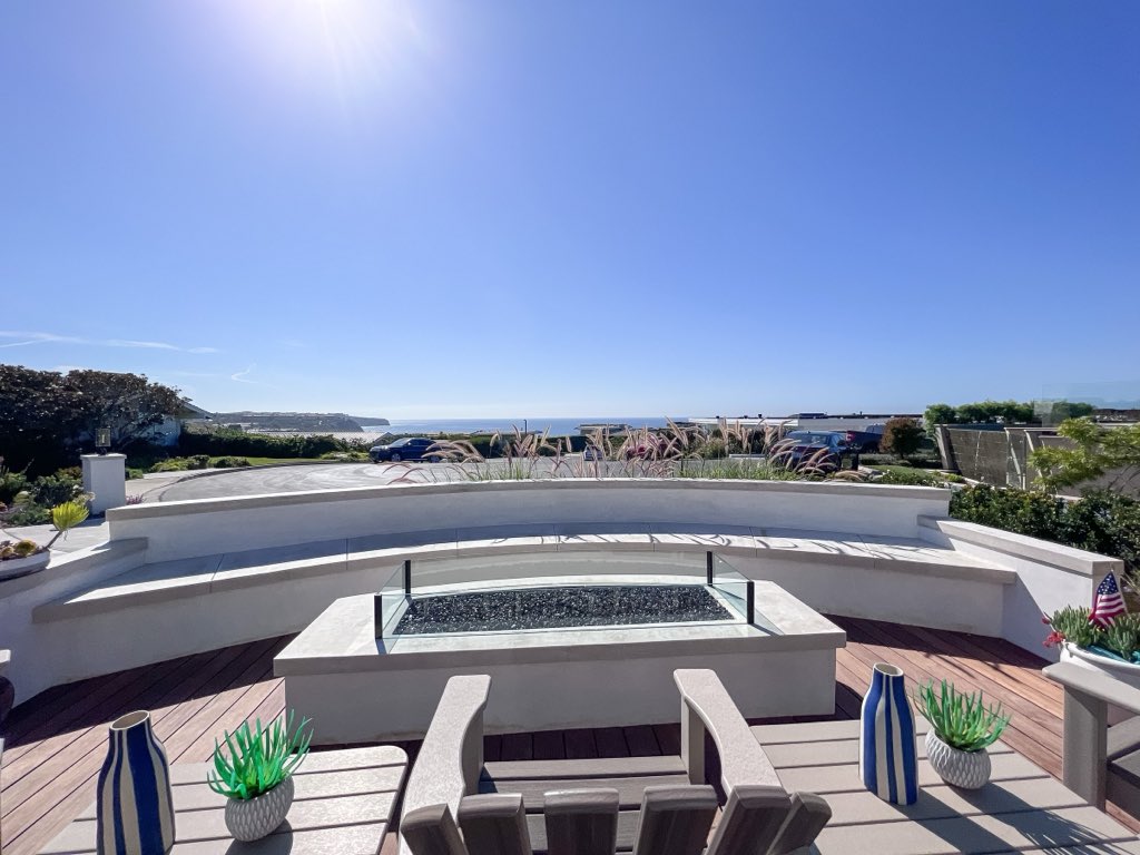 White stucco, rooftop views, photo 5 of 7